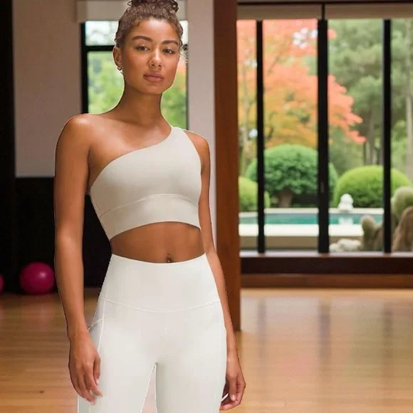 Lululemon Align Asymmetrical Bra *Light Support, A/B Cup
Riverstone size 4 - Picture 10 of 10